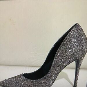 Black Studded Rhinestone Steve Madden Heels Pumps Size 6 With Box